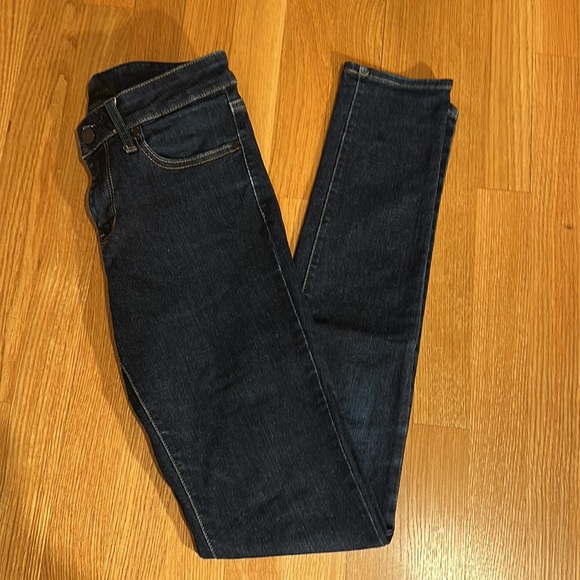 Uniqlo Dark Washed Skinny Tapered Jean - Picture 2 of 5
